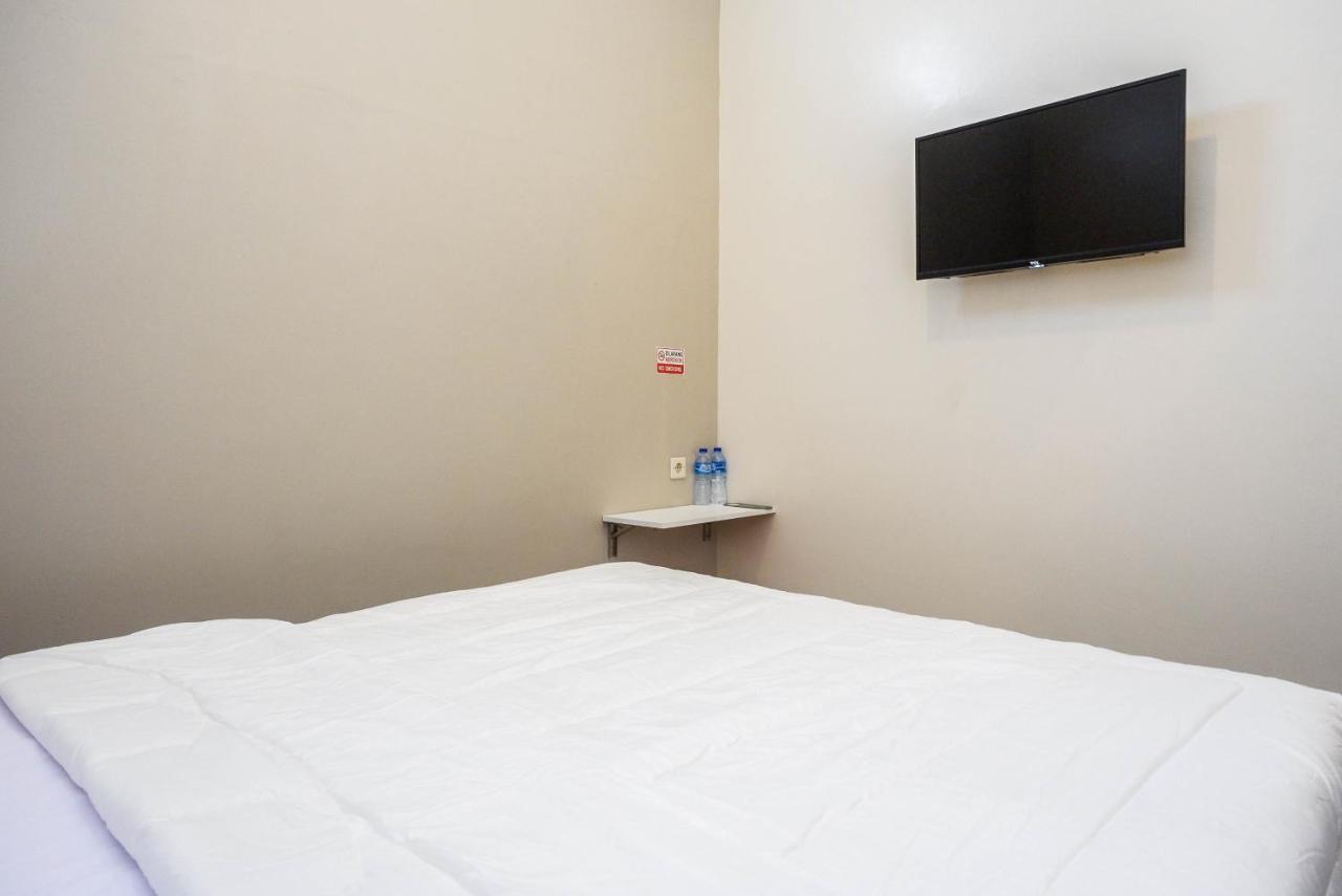 Urbanview Hotel Near Alun Alun Tegal 테갈 외부 사진